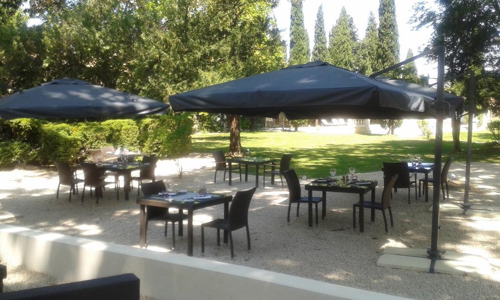 Hostellerie Les Frenes Awinion Zewnętrze zdjęcie