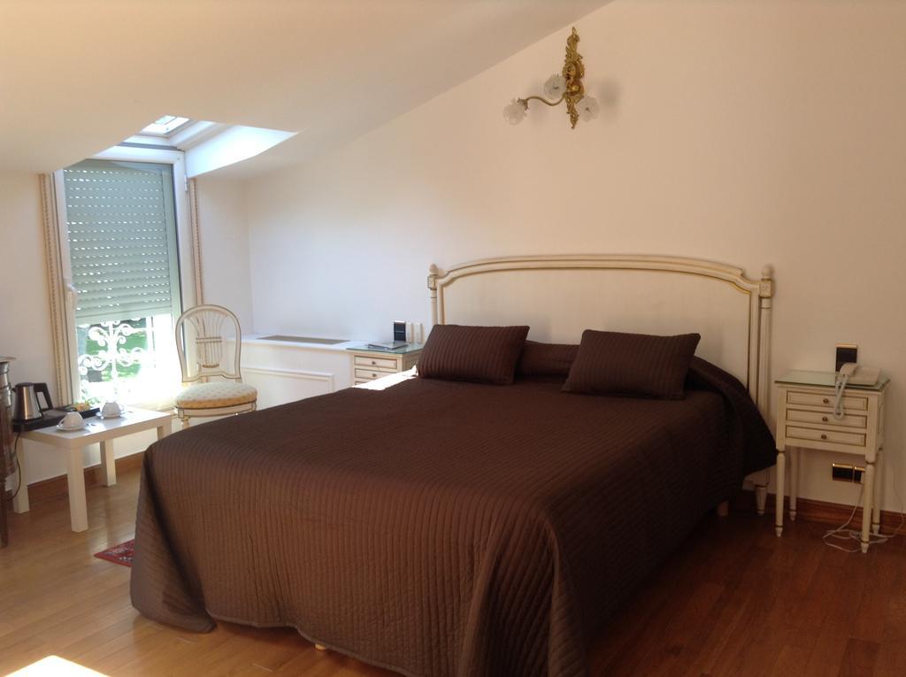Hostellerie Les Frenes Awinion Zewnętrze zdjęcie