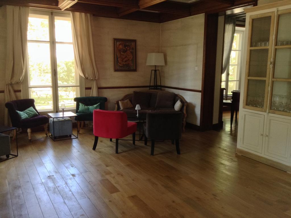 Hostellerie Les Frenes Awinion Zewnętrze zdjęcie