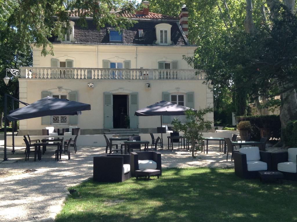 Hostellerie Les Frenes Awinion Zewnętrze zdjęcie