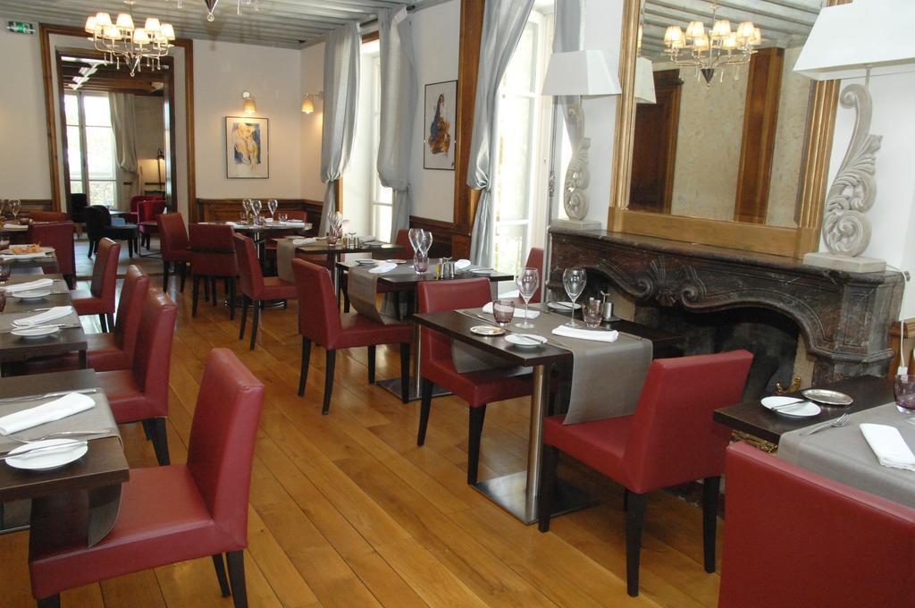 Hostellerie Les Frenes Awinion Zewnętrze zdjęcie