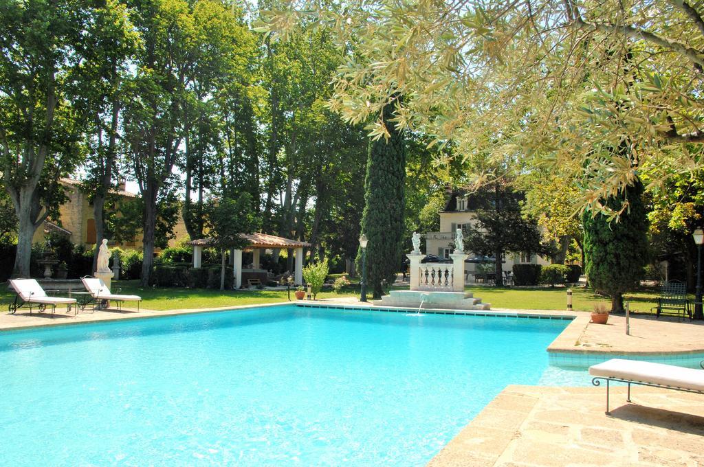 Hostellerie Les Frenes Awinion Zewnętrze zdjęcie