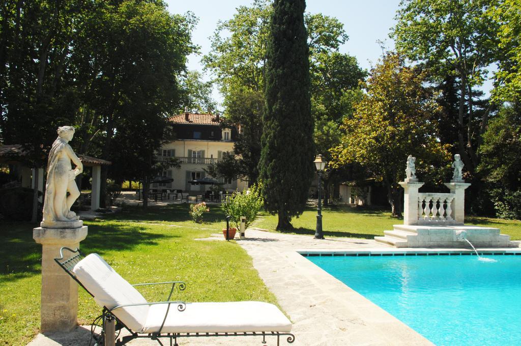 Hostellerie Les Frenes Awinion Zewnętrze zdjęcie