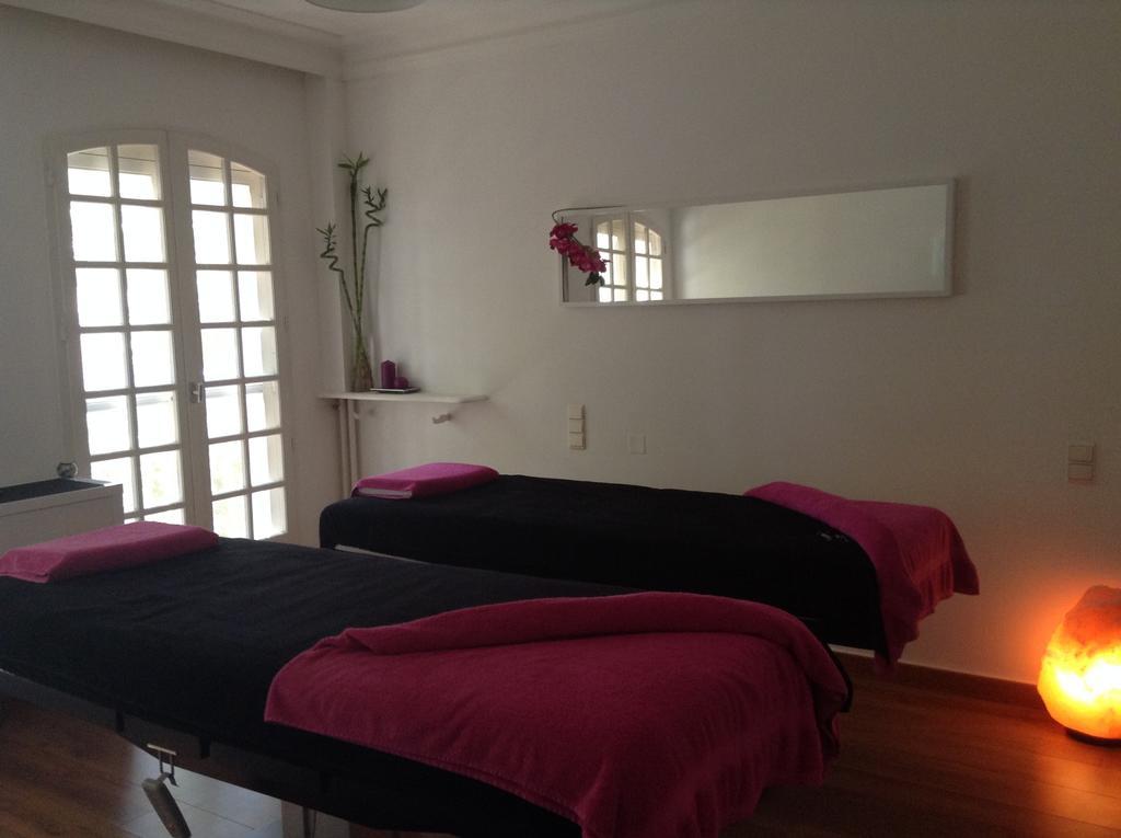 Hostellerie Les Frenes Awinion Zewnętrze zdjęcie